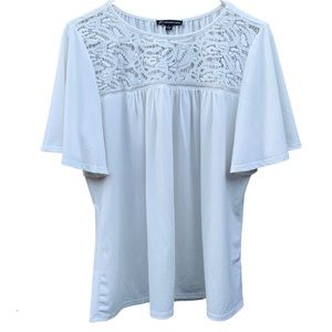 ADRIANNA PAPELL lace neckline flutter short sleeve women’s blouse Size Large
